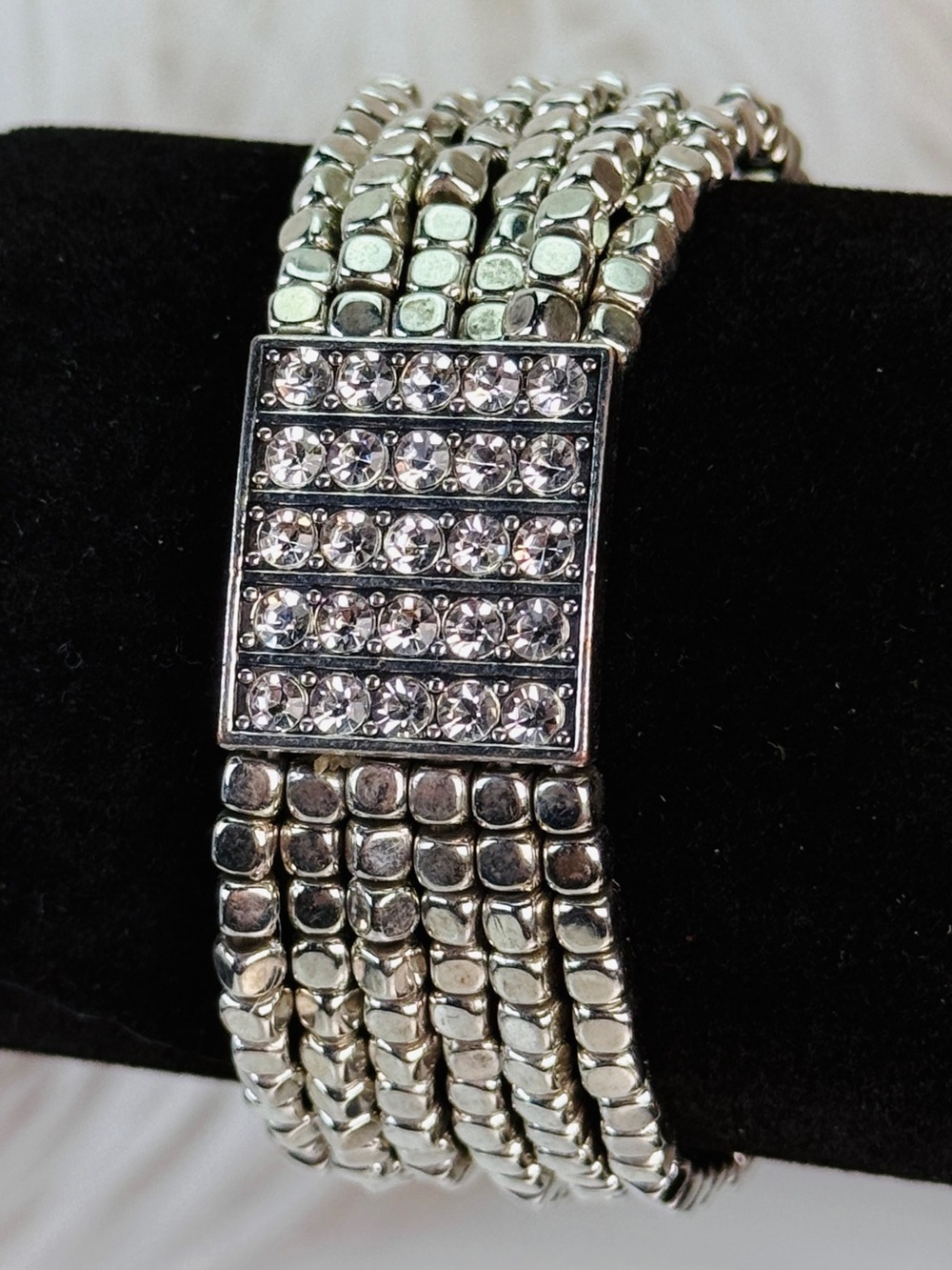 Aged Silvertone bling accent stretch, beaded bracelet
